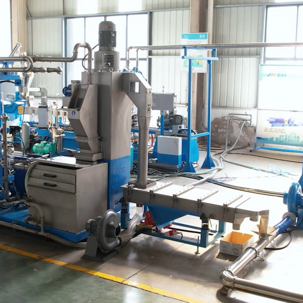 Prozkoumání různých typů dostupných extrudérů pro míchání plastů