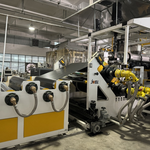 Inovace v technologii extruze velkých plastů