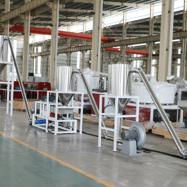 Prozkoumání různých typů extruderů na plastové pelety dostupných na trhu