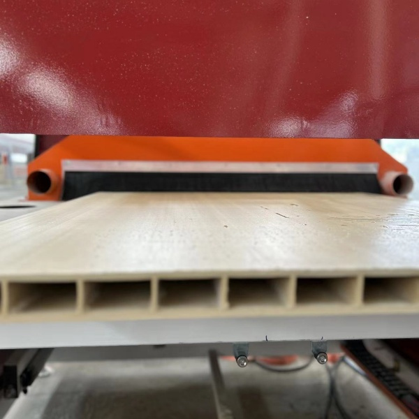 Jak udržovat a řešit problémy se strojem na extruzi PVC?