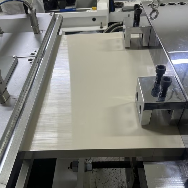 Jakie są najważniejsze cechy niezawodnej wytłaczarki do płyt PVC?